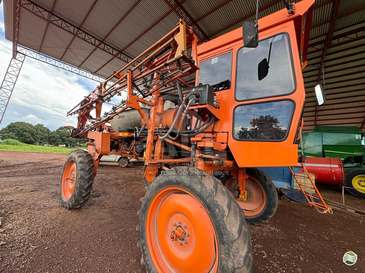 PULVERIZADOR JACTO UNIPORT 2000 Tração 4x2 ALL Máquinas e Implementos RONDONOPOLIS MATO GROSSO MT